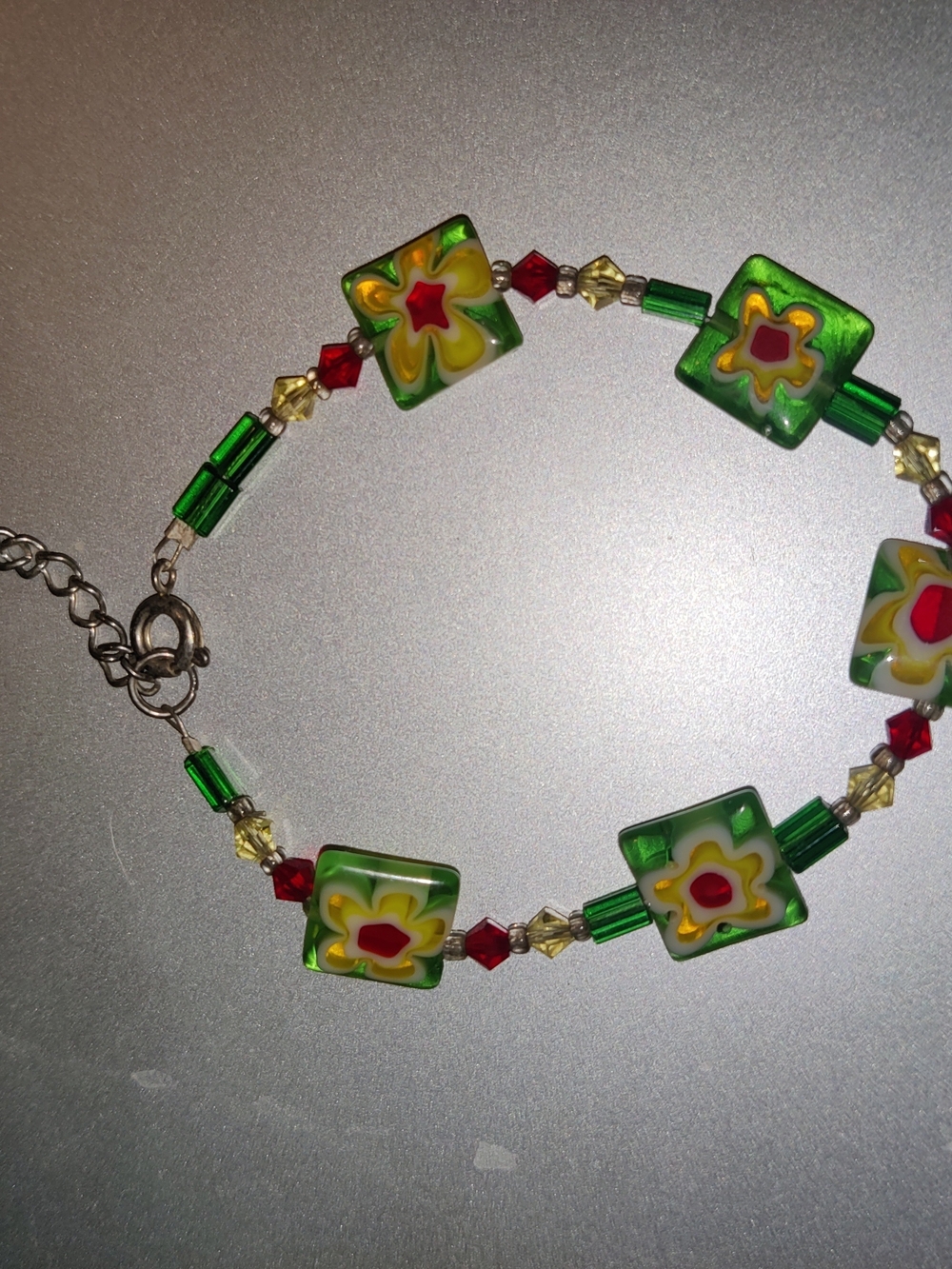 Vintage Green Floral Glass Bead Bracelet - Unbranded